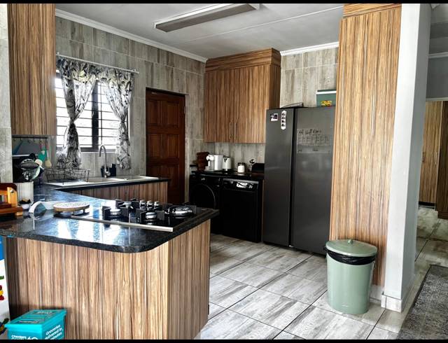 3 BEDROOM HOUSE FOR SALE IN SUNAIR PARK